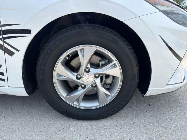 Photo of 2021 Quartz White Hyundai ELANTRA