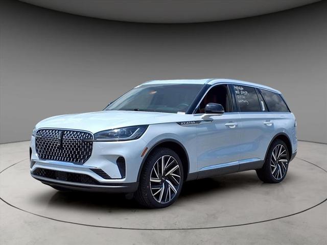 Photo of 2025 Crystal White Lincoln Aviator