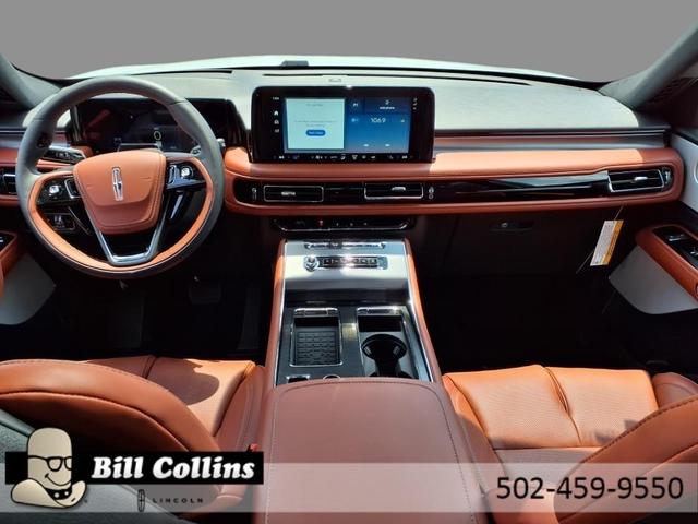 Photo of 2025 Crystal White Lincoln Aviator