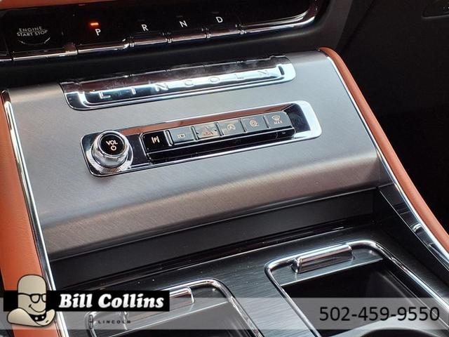 Photo of 2025 Crystal White Lincoln Aviator