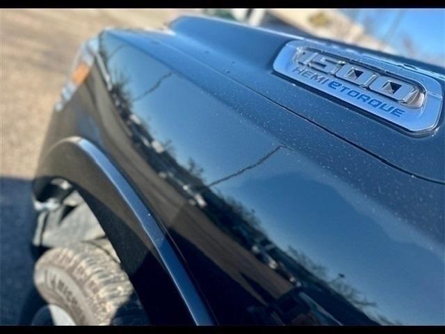 Photo of 2022 Diamond Black RAM 1500