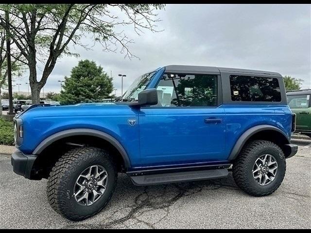 Photo of 2025 Blue Metallic Ford Bronco