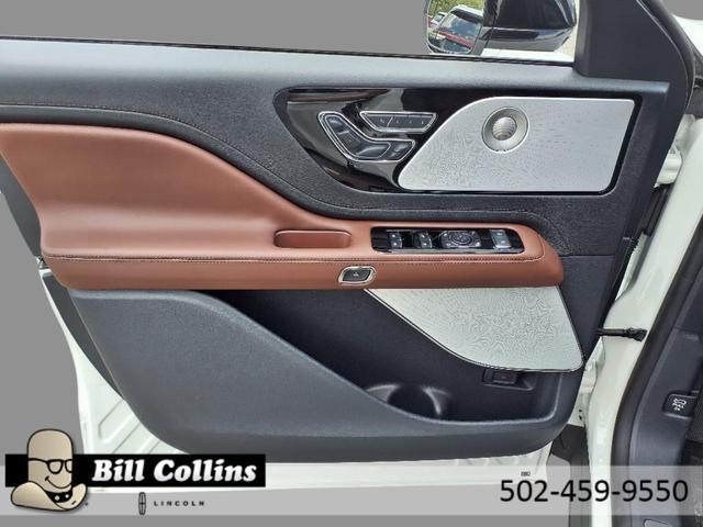 Photo of 2025 White Lincoln Aviator