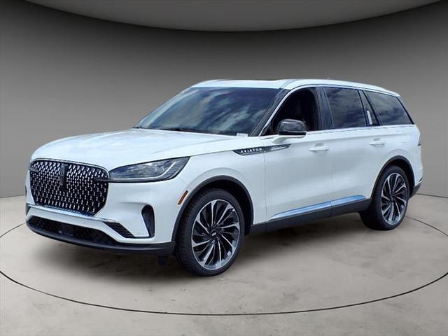 Photo of 2025 White Lincoln Aviator