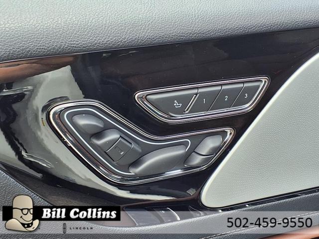 Photo of 2025 White Lincoln Aviator