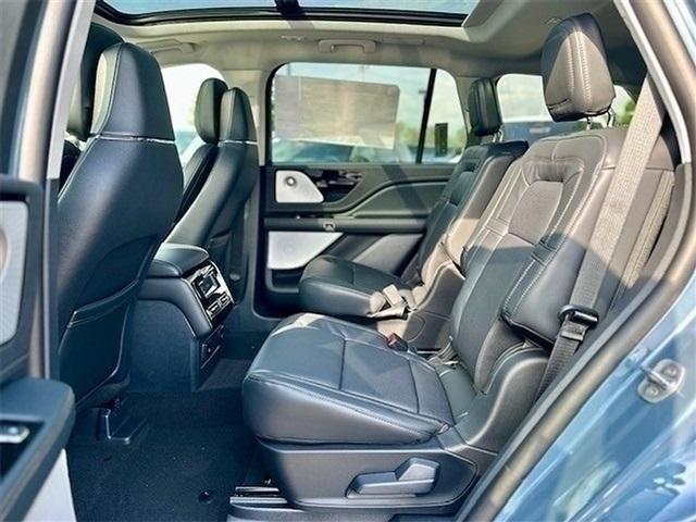 Photo of 2025 Blue Metallic Lincoln Aviator