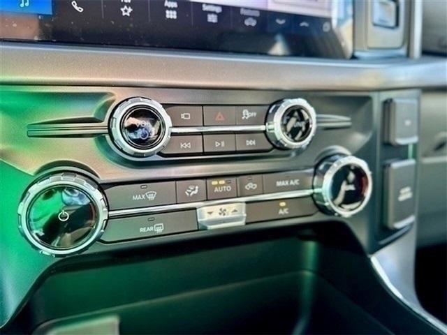 Photo of 2025 White Metallic Ford F-150
