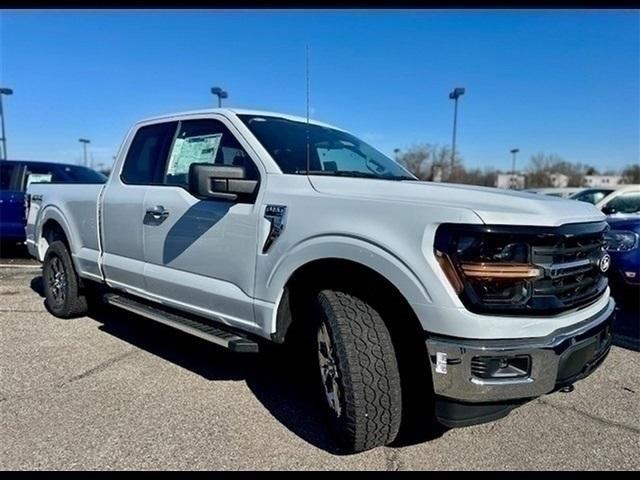 Photo of 2025 White Metallic Ford F-150