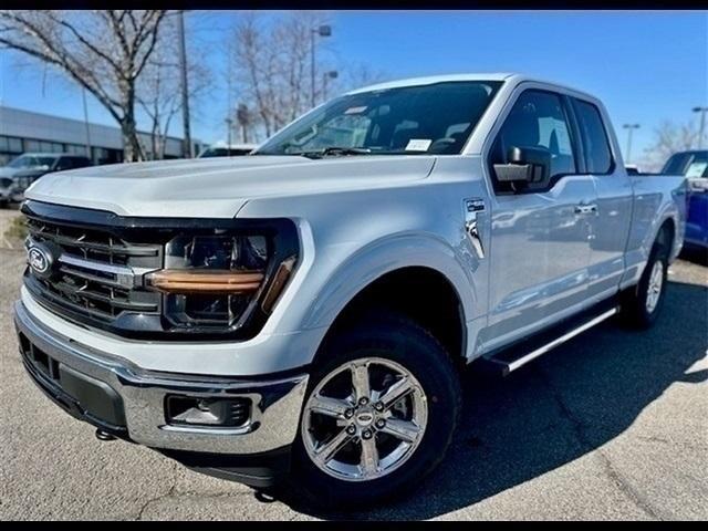 Photo of 2025 White Metallic Ford F-150