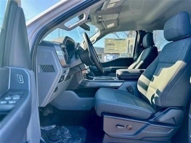 Photo of 2025 White Metallic Ford F-150