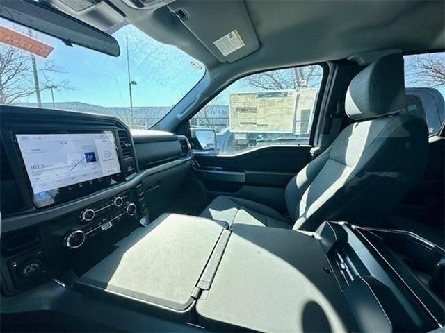 Photo of 2025 White Metallic Ford F-150