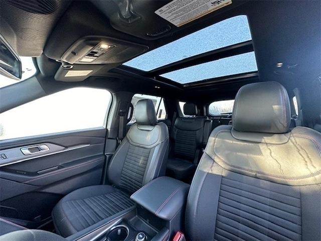 Photo of 2025 Gray Metallic Ford Explorer