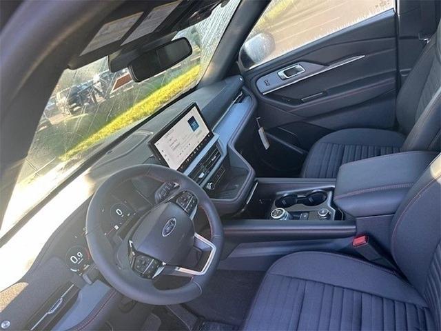 Photo of 2025 Gray Metallic Ford Explorer