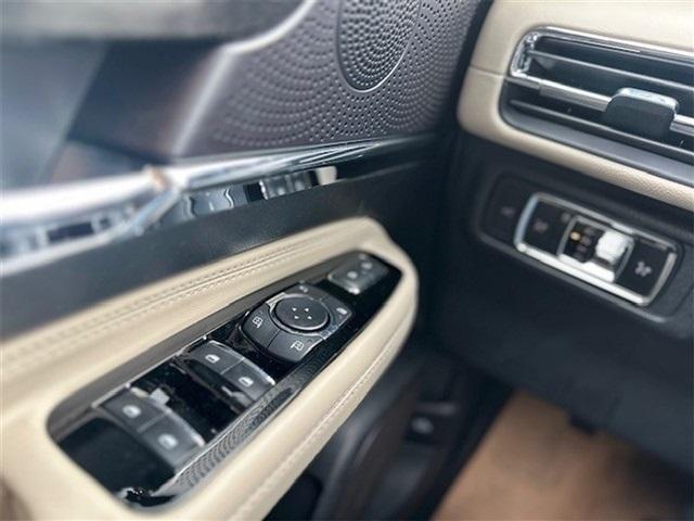 Photo of 2025 Crystal White Lincoln Corsair