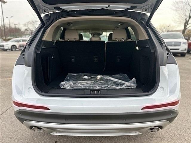 Photo of 2025 Crystal White Lincoln Corsair