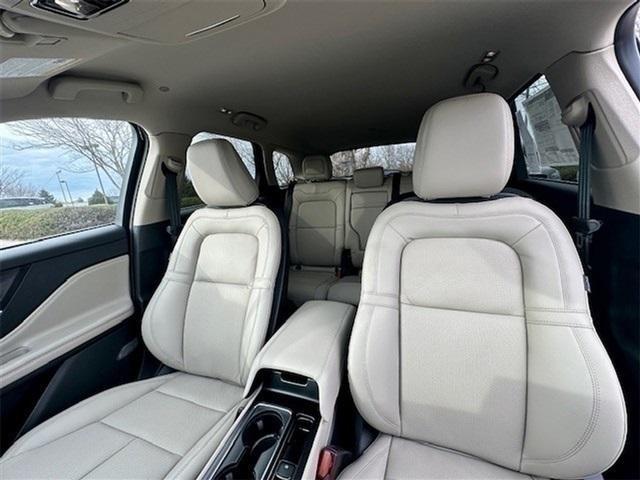 Photo of 2025 Crystal White Lincoln Corsair