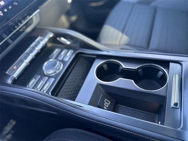 Photo of 2025 White Platinum Clearcoat Metallic Lincoln Nautilus