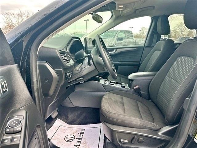Photo of 2023 Agate Black Metallic Ford Escape