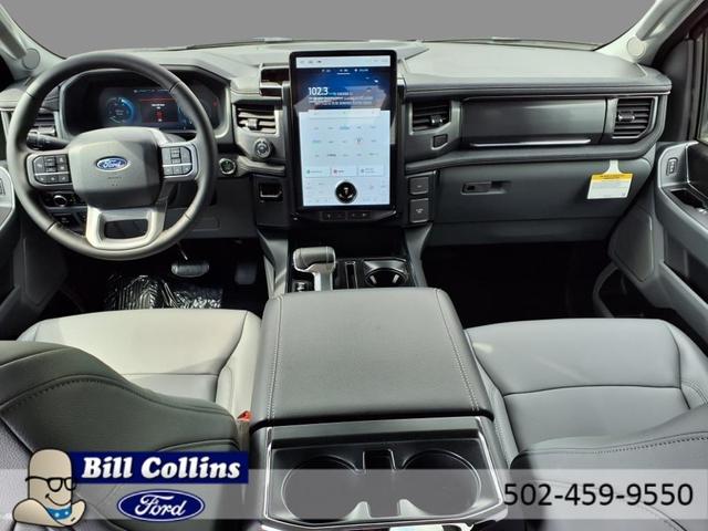 Photo of 2025 Oxford White Ford F-150 Lightning