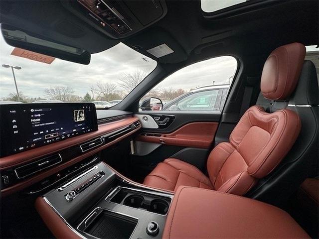 Photo of 2025 Black Metallic Lincoln Aviator