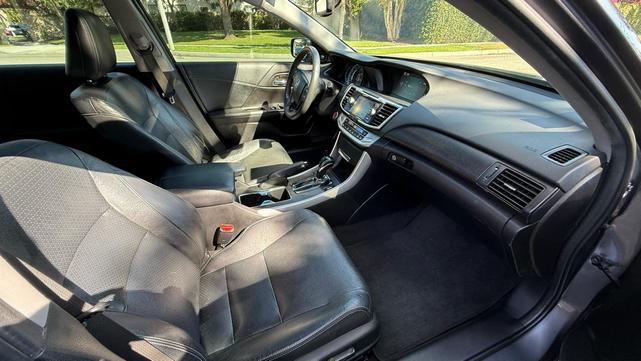 Photo of 2015 Gray Honda Accord
