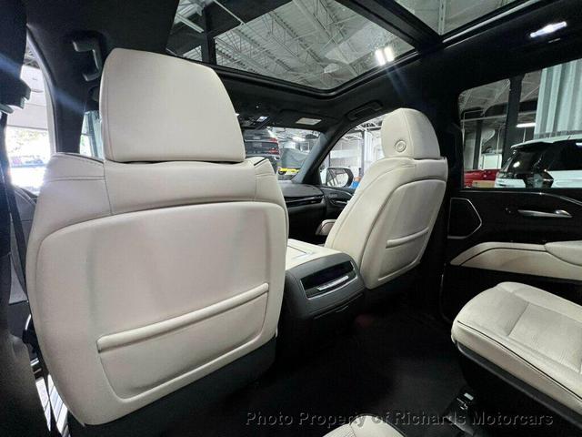 Photo of 2024 Crystal White Tricoat Cadillac Escalade