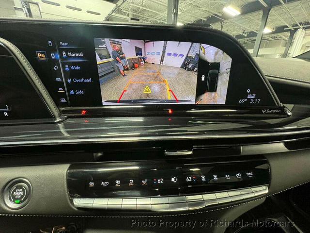 Photo of 2024 Crystal White Tricoat Cadillac Escalade