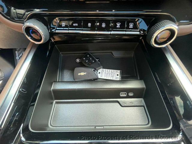 Photo of 2025 Iridescent Pearl Tricoat Chevrolet Tahoe