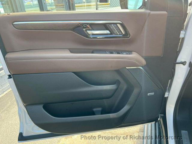 Photo of 2025 Iridescent Pearl Tricoat Chevrolet Tahoe