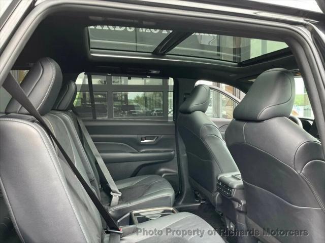 Photo of 2024 Midnight Black Metallic Toyota Grand Highlander Hybrid