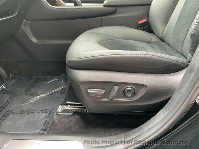Photo of 2024 Midnight Black Metallic Toyota Grand Highlander Hybrid