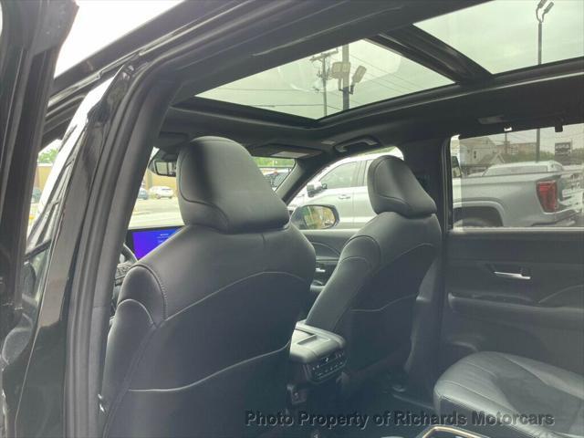 Photo of 2024 Midnight Black Metallic Toyota Grand Highlander Hybrid