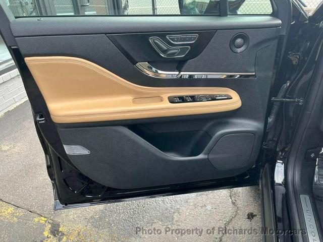 Photo of 2021 Infinite Black Lincoln Corsair