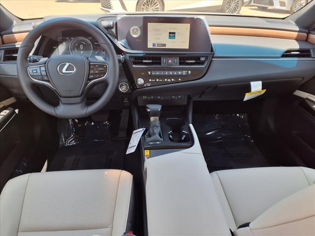 Photo of 2025 Sunlit Grn Lexus ES 300h