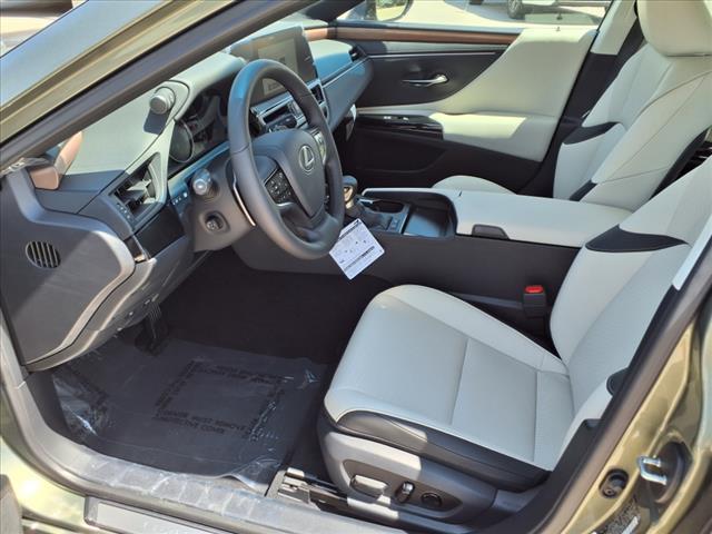 Photo of 2025 Sunlit Grn Lexus ES 300h