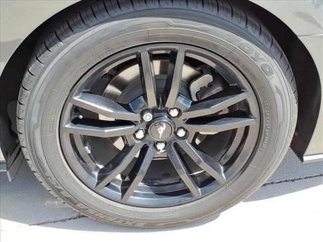 Photo of 2015 Magnetic Metallic Ford Mustang