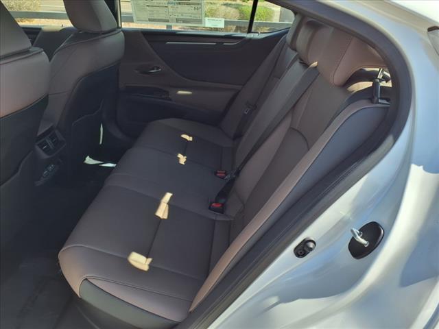 Photo of 2025 Eminent Wht Prl Lexus ES 300h
