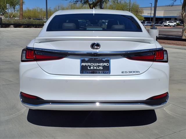 Photo of 2025 Eminent Wht Prl Lexus ES 300h