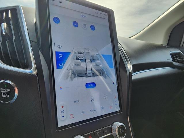 Photo of 2023 Red Metallic Ford Edge