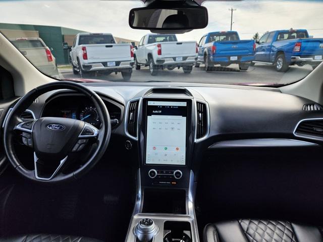 Photo of 2023 Red Metallic Ford Edge