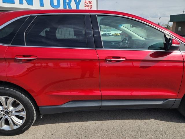 Photo of 2023 Red Metallic Ford Edge