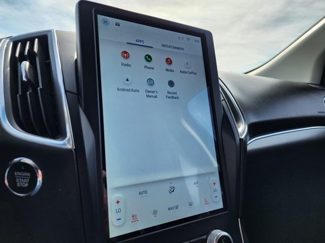 Photo of 2023 Red Metallic Ford Edge