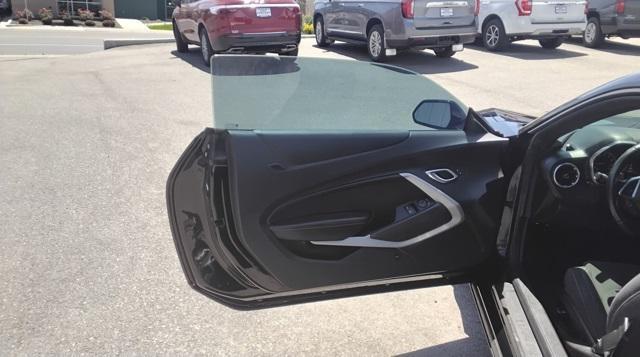 Photo of 2018 Black Chevrolet Camaro