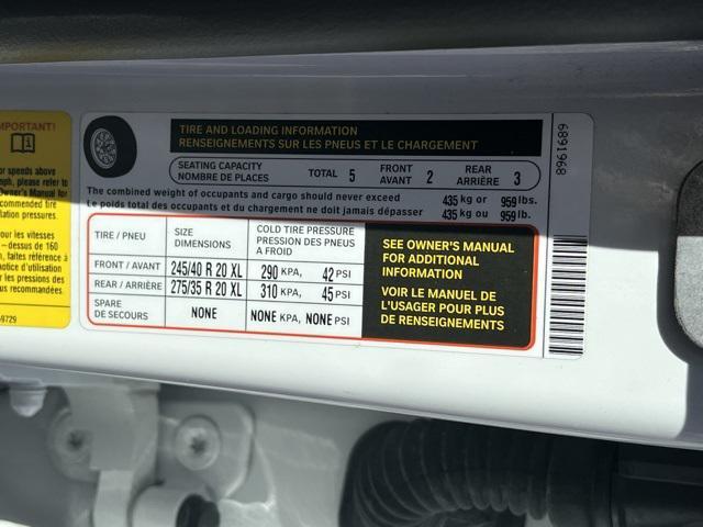 Photo of 2019 White Metallic BMW 750