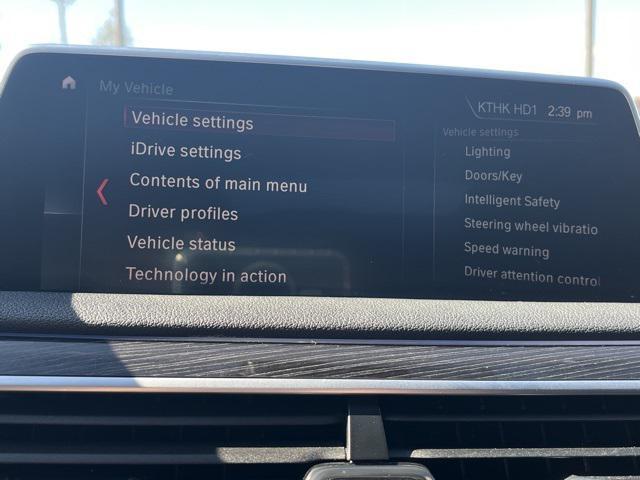 Photo of 2019 White Metallic BMW 750