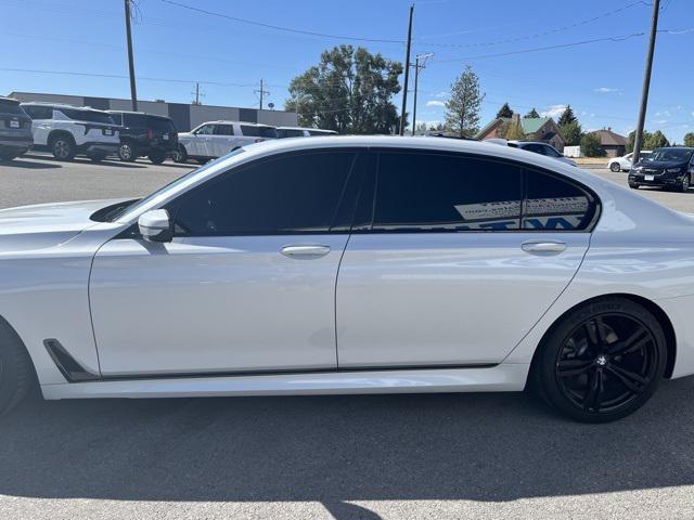 Photo of 2019 White Metallic BMW 750