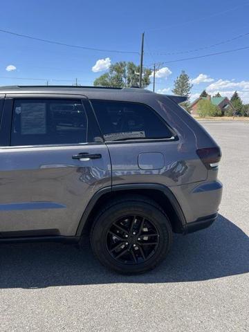 Photo of 2019 Granite Crystal Metallic Clearcoat Jeep Grand Cherokee