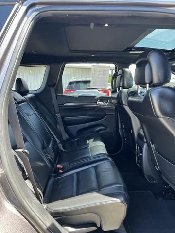 Photo of 2019 Granite Crystal Metallic Clearcoat Jeep Grand Cherokee