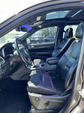Photo of 2019 Granite Crystal Metallic Clearcoat Jeep Grand Cherokee