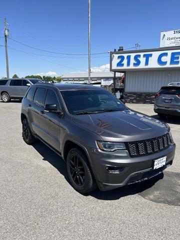 Photo of 2019 Granite Crystal Metallic Clearcoat Jeep Grand Cherokee